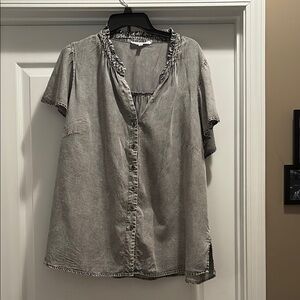 Jane and Delaney Gray Ruffled Women's Top